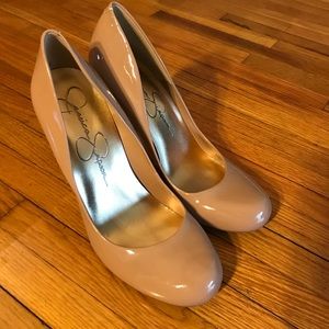 Jessica Simpson size 8.5 nude 3 1/2 inch heels